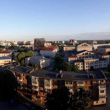Чудова Квартира В Центрі Міста Rivne Luaran gambar