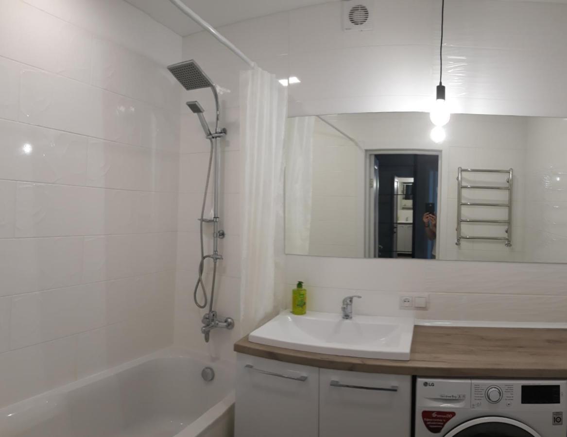 Чудова Квартира В Центрі Міста Apartment Rivne Luaran gambar