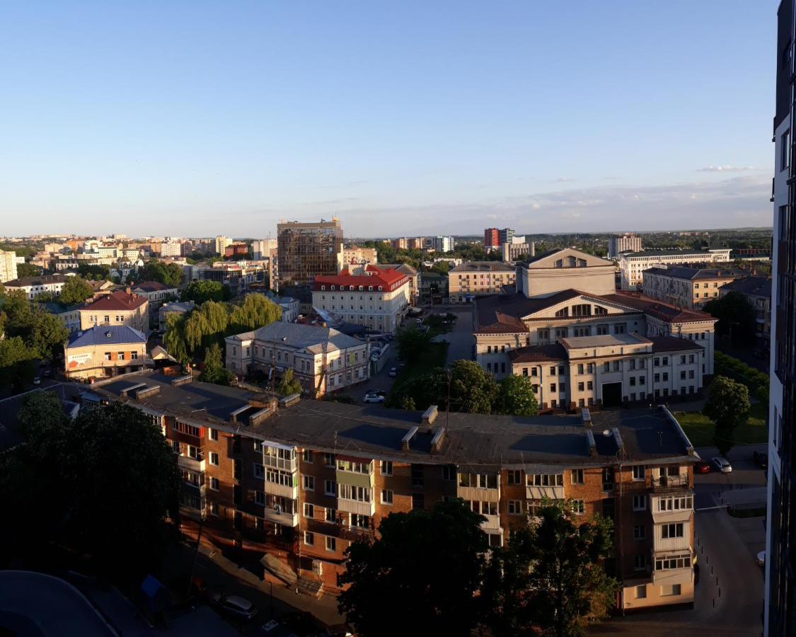 Чудова Квартира В Центрі Міста Rivne Luaran gambar